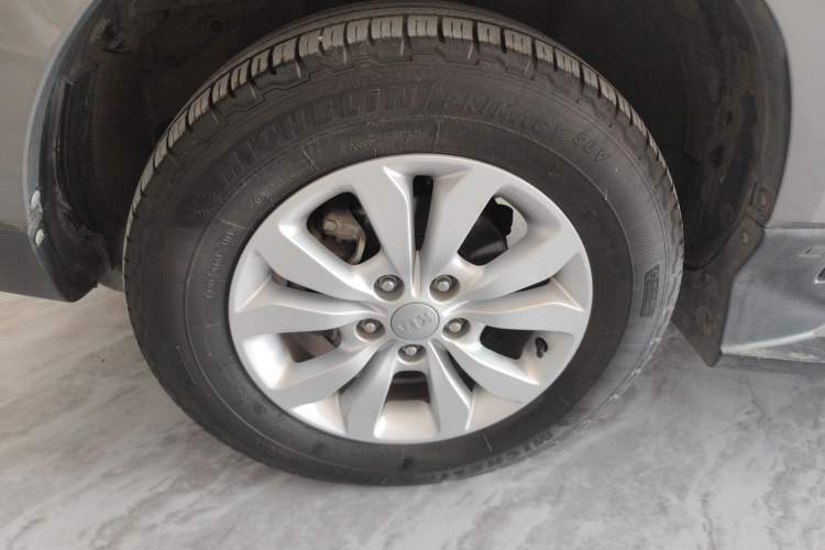 Used Kia Sportage 2013 2.0L Manual Two-Wheel Drive GL Trim Exterior 4