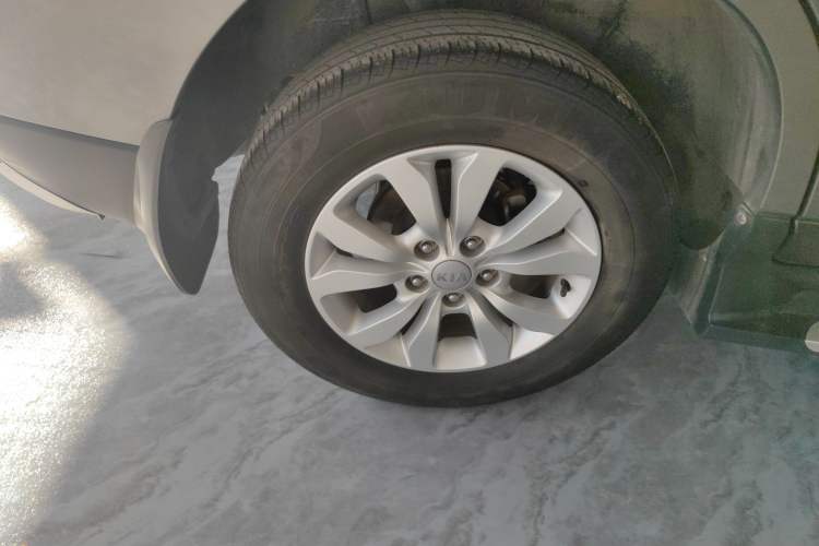 Used Kia Sportage 2013 2.0L Manual Two-Wheel Drive GL Trim Exterior 5