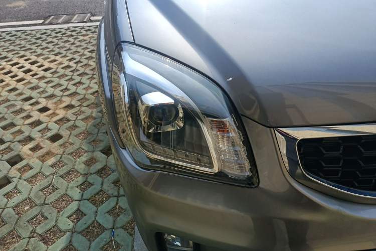 Used Kia Sportage 2013 2.0L Automatic Two-Wheel Drive GL Trim Exterior 6