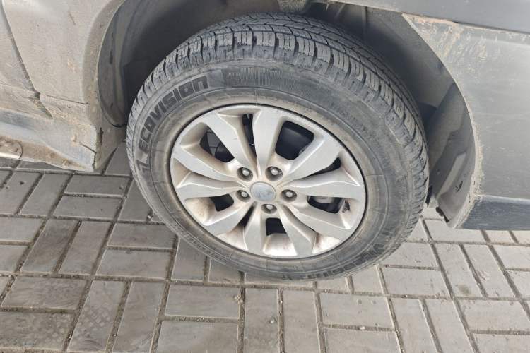 Used Kia Sportage 2013 2.0L Manual Two-Wheel Drive GL Trim Exterior 7