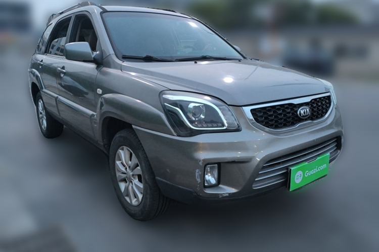 Used Kia Sportage 2013 2.0L Manual Two-Wheel Drive GL Trim Front Right 45 Deg