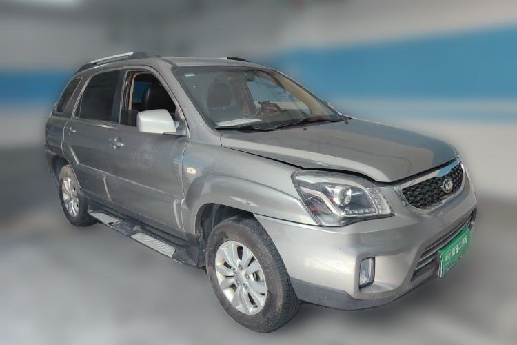 Used Kia Sportage 2013 2.0L Manual Two-Wheel Drive GL Trim Front Right 45 Deg