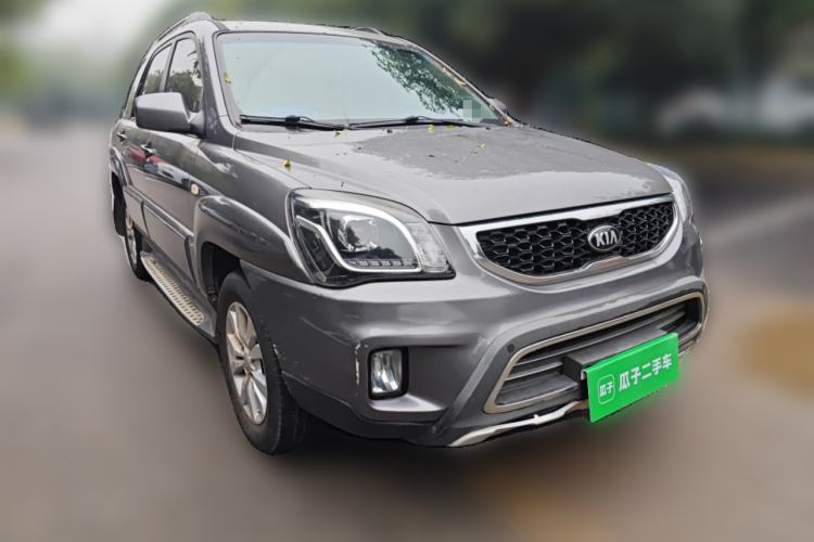 Used Kia Sportage 2013 2.0L Manual Two-Wheel Drive GL Trim Front Right 45 Deg