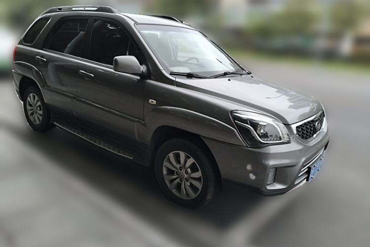 Used Kia Sportage 2013 2.0L Manual Two-Wheel Drive GL Trim Front Right 45 Deg