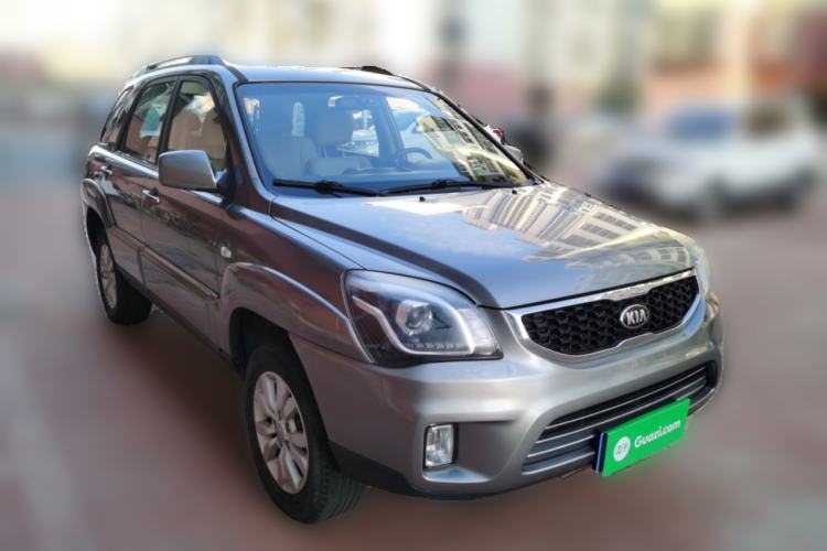 Used Kia Sportage 2013 2.0L Manual Two-Wheel Drive GL Trim Front Right 45 Deg