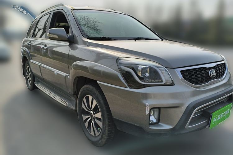 Used Kia Sportage 2013 2.0L Automatic Two-Wheel Drive GLS Trim Front Right 45 Deg