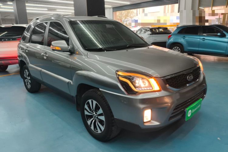 Used Kia Sportage 2013 2.0L Automatic Two-Wheel Drive GLS Trim Front Right 45 Deg