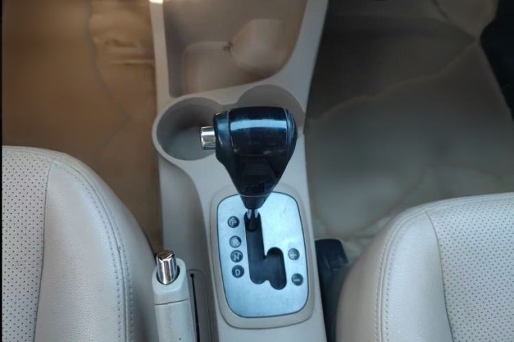Used Kia Sportage 2013 2.0L Automatic Two-Wheel Drive GL Trim Gear Lever