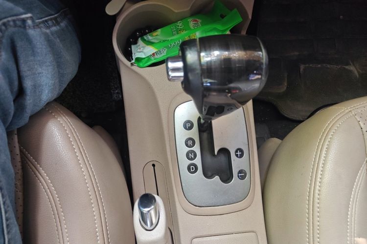 Used Kia Sportage 2013 2.0L Automatic Two-Wheel Drive GL Trim Gear Lever