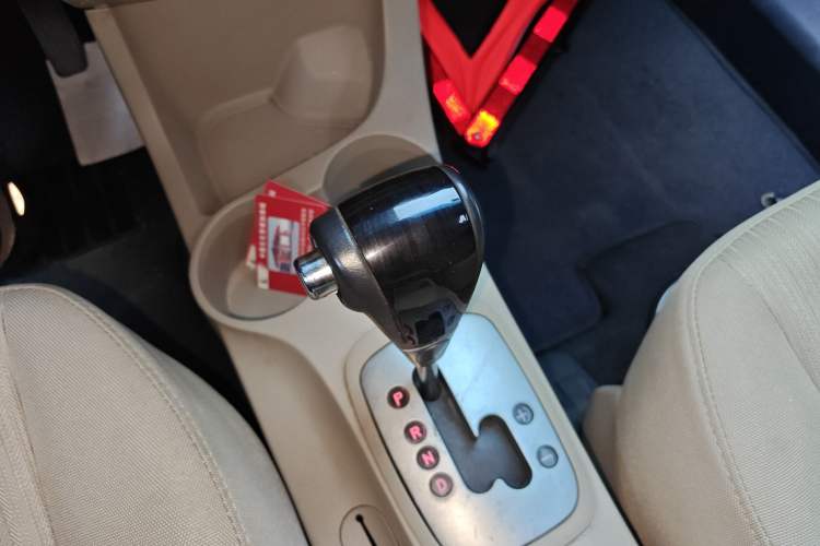 Used Kia Sportage 2013 2.0L Automatic Two-Wheel Drive GL Trim Gear Lever