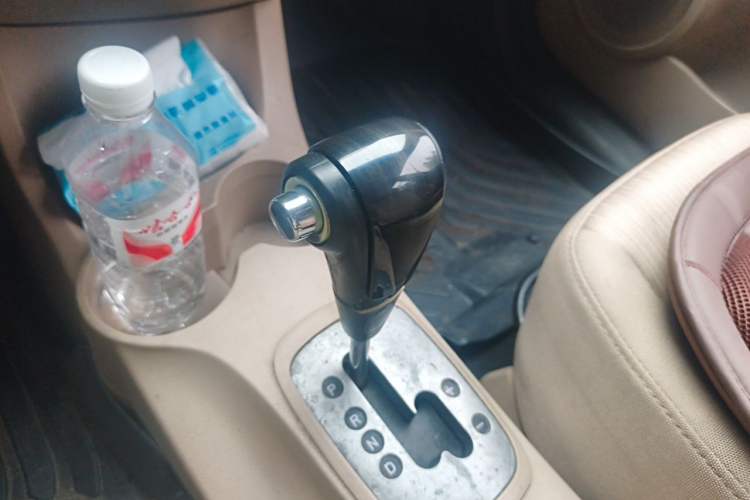 Used Kia Sportage 2013 2.0L Automatic Two-Wheel Drive GL Trim Gear Lever