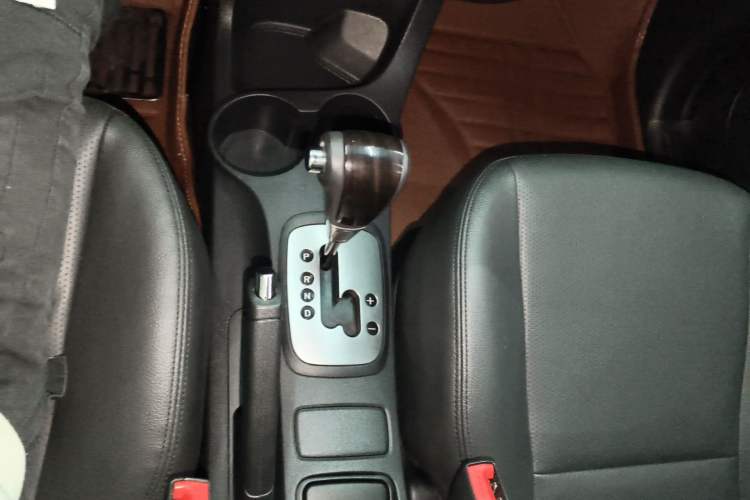 Used Kia Sportage 2013 2.0L Automatic Two-Wheel Drive GLS Trim Gear Lever