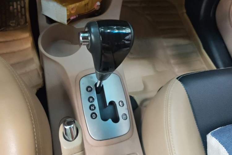 Used Kia Sportage 2013 2.0L Automatic Two-Wheel Drive GL Trim Gear Lever