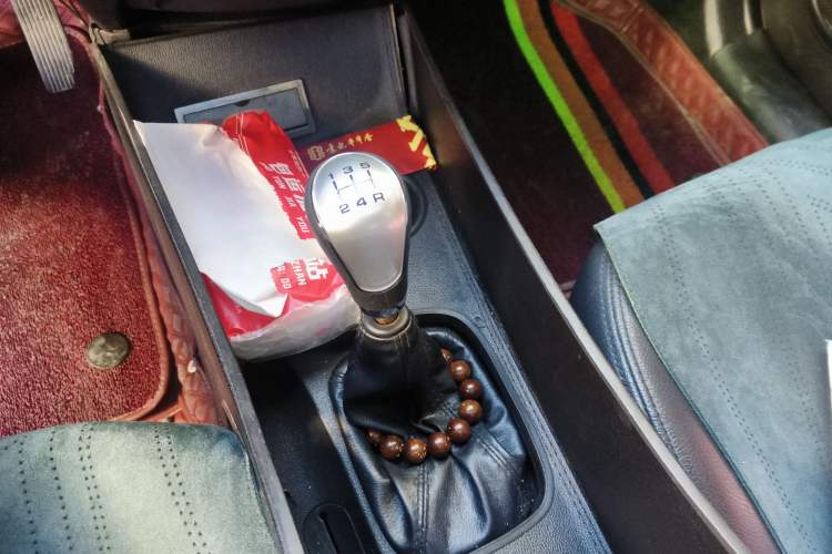 Used Kia Sportage 2013 2.0L Manual Two-Wheel Drive GLS Gear Lever