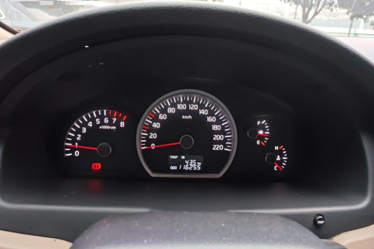 Used Kia Sportage 2013 2.0L Manual Two-Wheel Drive GL Trim Instrument Cluster
