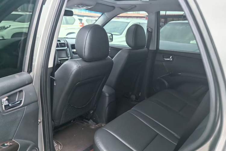 Used Kia Sportage 2013 2.0L Manual Two-Wheel Drive GLS Interior 3