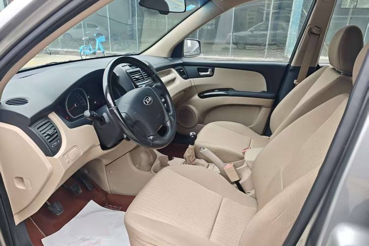 Used Kia Sportage 2013 2.0L Manual Two-Wheel Drive GL Trim Interior 5
