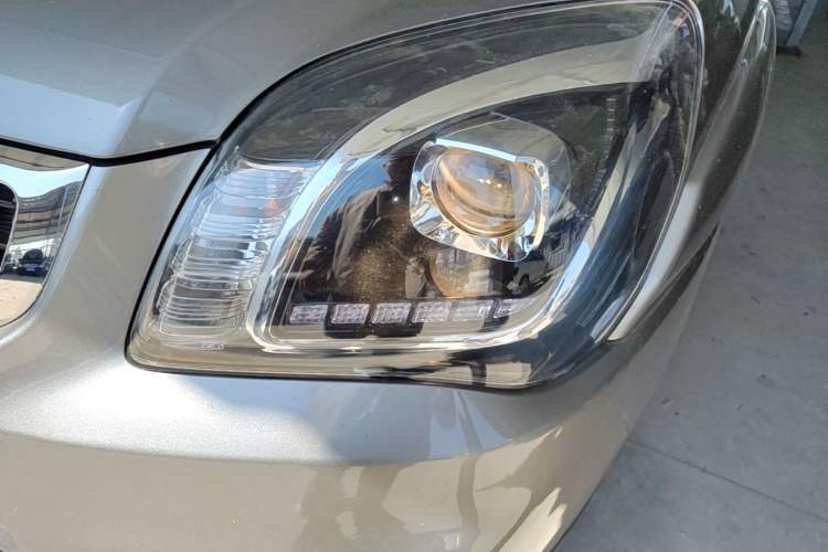 Used Kia Sportage 2013 2.0L Automatic Two-Wheel Drive GL Trim Left Front Headlight