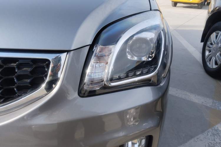 Used Kia Sportage 2013 2.0L Automatic Two-Wheel Drive GL Trim Left Front Headlight
