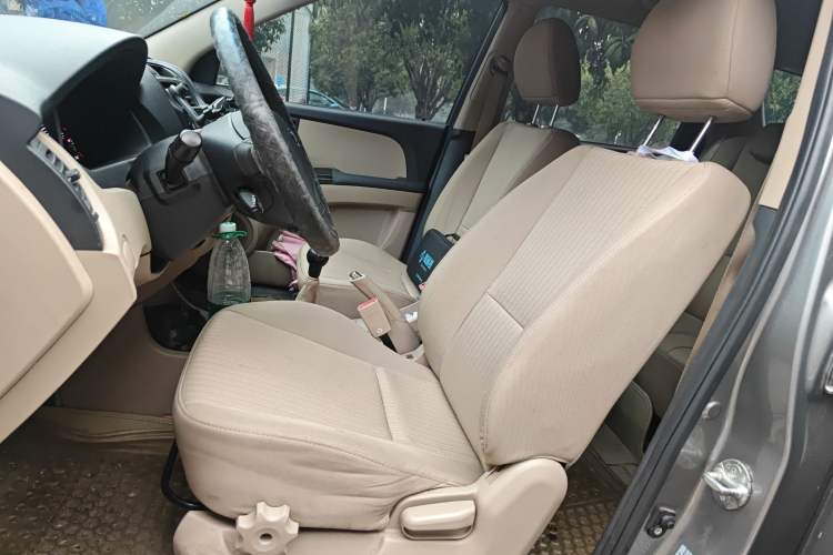 Used Kia Sportage 2013 2.0L Manual Two-Wheel Drive GL Trim Left Front Seat