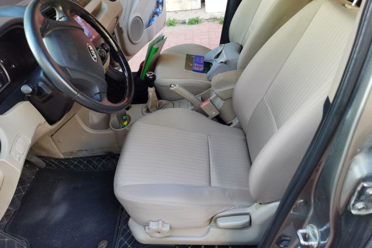 Used Kia Sportage 2013 2.0L Manual Two-Wheel Drive GL Trim Left Front Seat