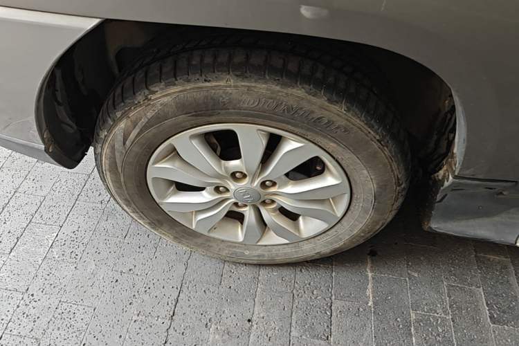 Used Kia Sportage 2013 2.0L Automatic Two-Wheel Drive GL Trim Left Front Wheel Hub