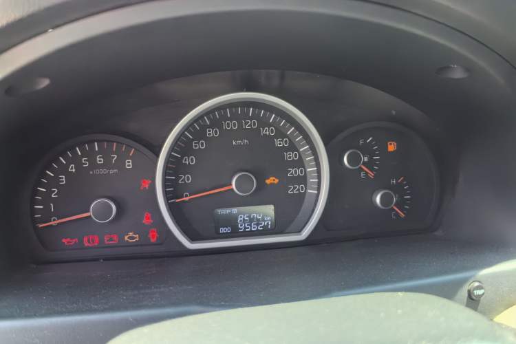 Used Kia Sportage 2013 2.0L Manual Two-Wheel Drive GL Trim Odometer Close Up