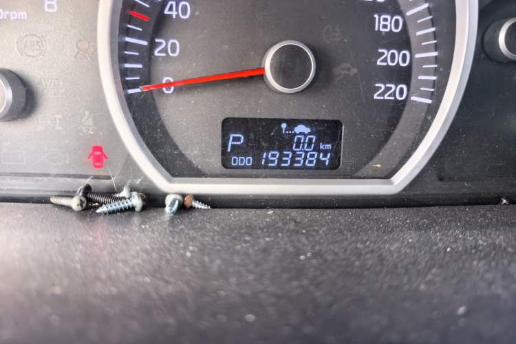 Used Kia Sportage 2013 2.0L Automatic Two-Wheel Drive GLS Trim Odometer Close Up