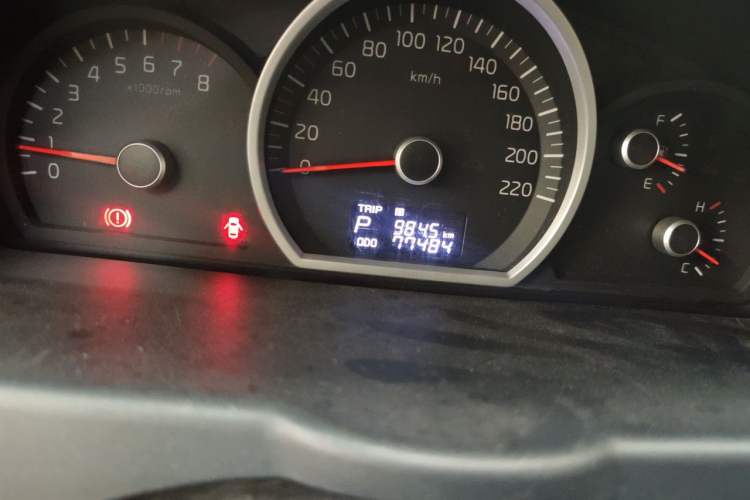 Used Kia Sportage 2013 2.0L Automatic Two-Wheel Drive GL Trim Odometer Close Up