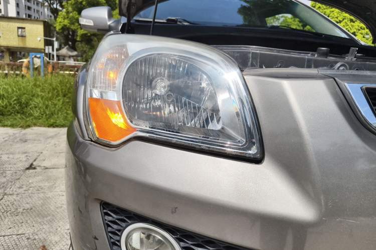 Used Kia Sportage 2013 2.0L Automatic Two-Wheel Drive GLS Trim Right Front Headlight