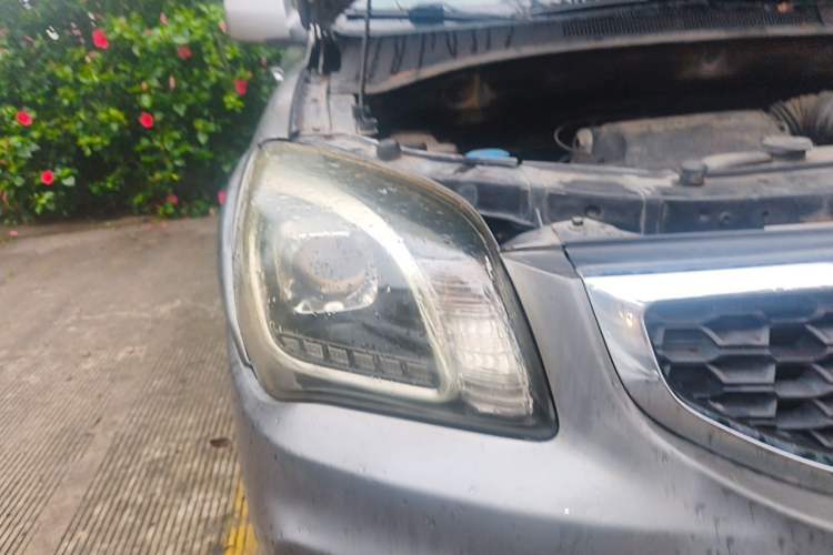 Used Kia Sportage 2013 2.0L Automatic Two-Wheel Drive GL Trim Right Front Headlight