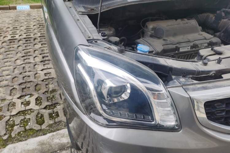 Used Kia Sportage 2013 2.0L Automatic Two-Wheel Drive GL Trim Right Front Headlight