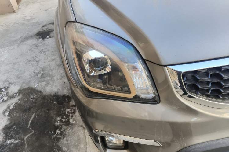 Used Kia Sportage 2013 2.0L Manual Two-Wheel Drive GLS Right Front Headlight