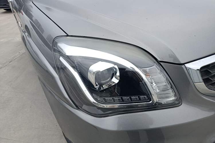 Used Kia Sportage 2013 2.0L Automatic Two-Wheel Drive GL Trim Right Front Headlight
