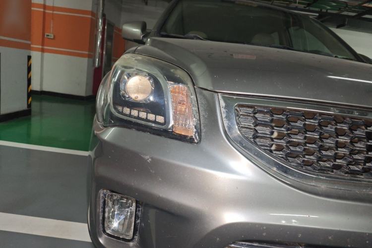 Used Kia Sportage 2013 2.0L Manual Two-Wheel Drive GL Trim Right Front Headlight