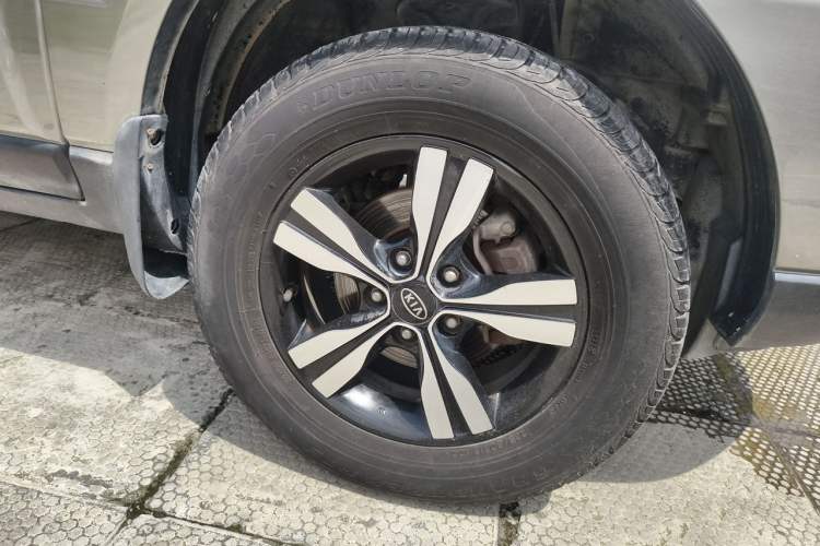Used Kia Sportage 2013 2.0L Automatic Two-Wheel Drive GLS Trim Right Front Wheel Hub