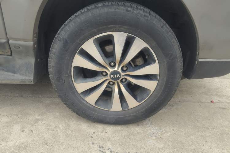 Used Kia Sportage 2013 2.0L Automatic Two-Wheel Drive GLS Trim Right Front Wheel Hub