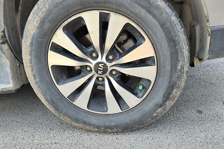 Used Kia Sportage 2013 2.0L Automatic Two-Wheel Drive GLS Trim Right Front Wheel Hub