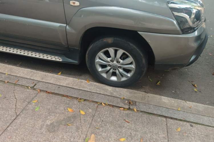 Used Kia Sportage 2013 2.0L Automatic Two-Wheel Drive GL Trim Right Front Wheel Hub