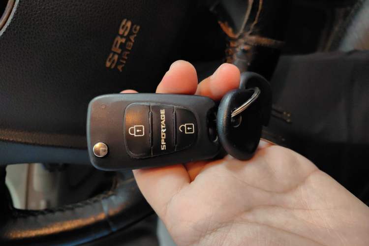 Used Kia Sportage 2013 2.0L Manual Two-Wheel Drive GL Trim Vehicle Key