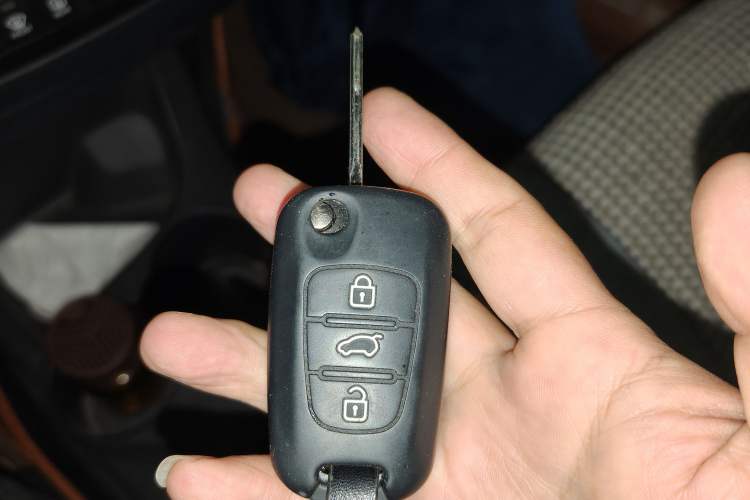 Used Kia Sportage 2013 2.0L Manual Two-Wheel Drive GLS Vehicle Key