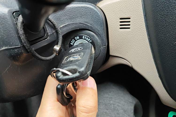 Used Kia Sportage 2013 2.0L Manual Two-Wheel Drive GL Trim Vehicle Key