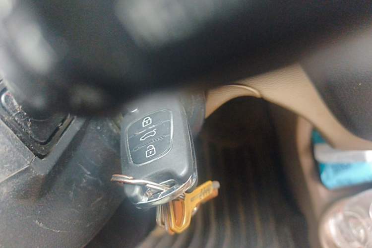 Used Kia Sportage 2013 2.0L Automatic Two-Wheel Drive GL Trim Vehicle Key