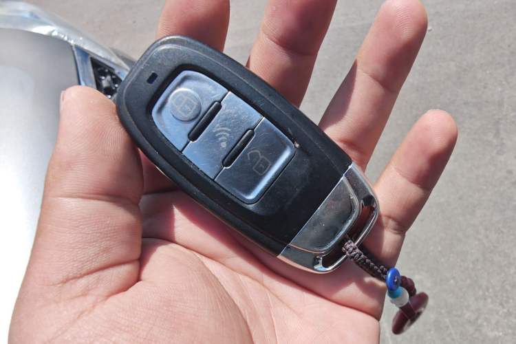 Used Kia Sportage 2013 2.0L Automatic Two-Wheel Drive GLS Trim Vehicle Key