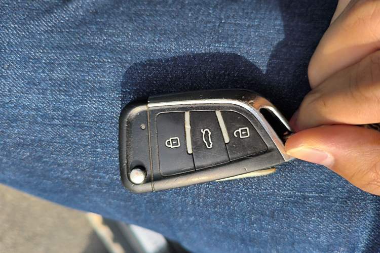 Used Kia Sportage 2013 2.0L Automatic Two-Wheel Drive GLS Trim Vehicle Key