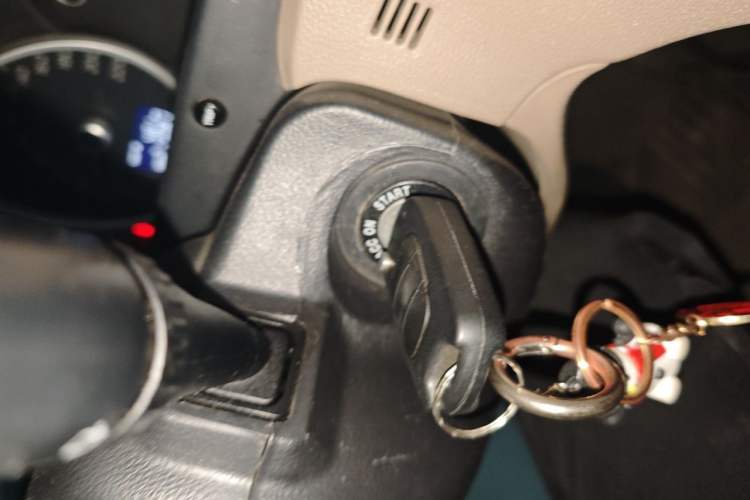 Used Kia Sportage 2013 2.0L Manual Two-Wheel Drive GL Trim Vehicle Key
