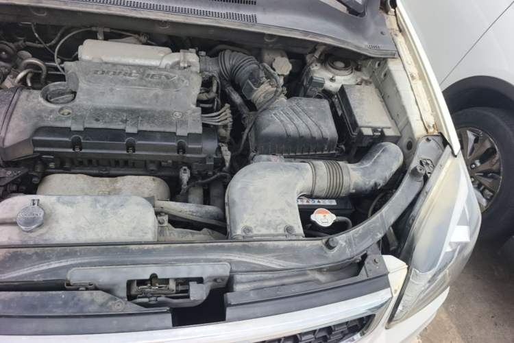 Used Kia Sportage 2013 2.0L Automatic Two-Wheel Drive GLS Trim Engine Bay Left