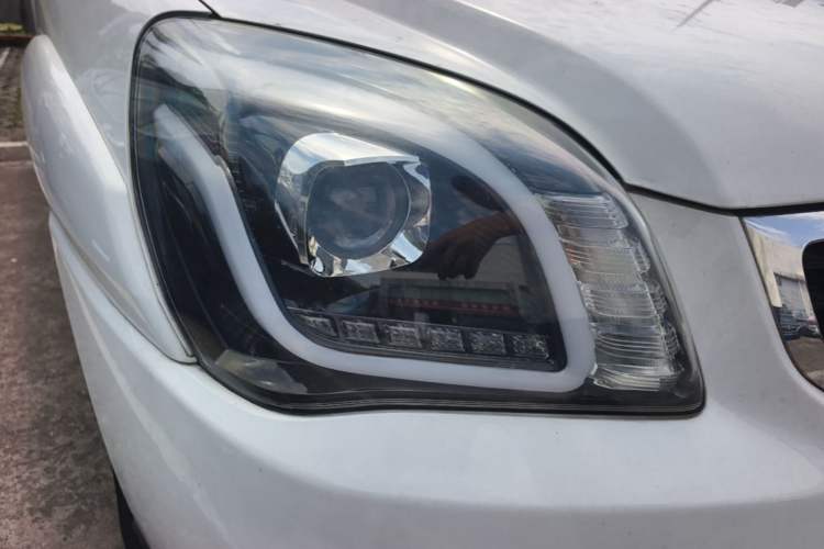 Used Kia Sportage 2013 2.0L Automatic Two-Wheel Drive GLS Trim Right Front Headlight