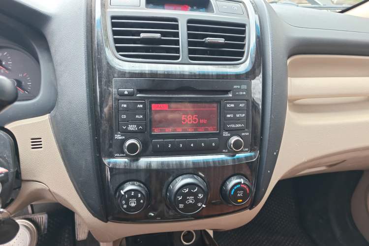 Used Kia Sportage 2013 2.0L Automatic Two-Wheel Drive GL Trim Audio And AC Panel
