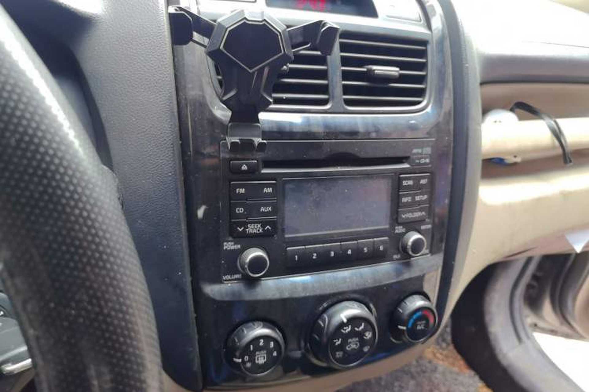 Used Kia Sportage 2013 2.0L Manual Two-Wheel Drive GL Trim Audio And AC Panel
